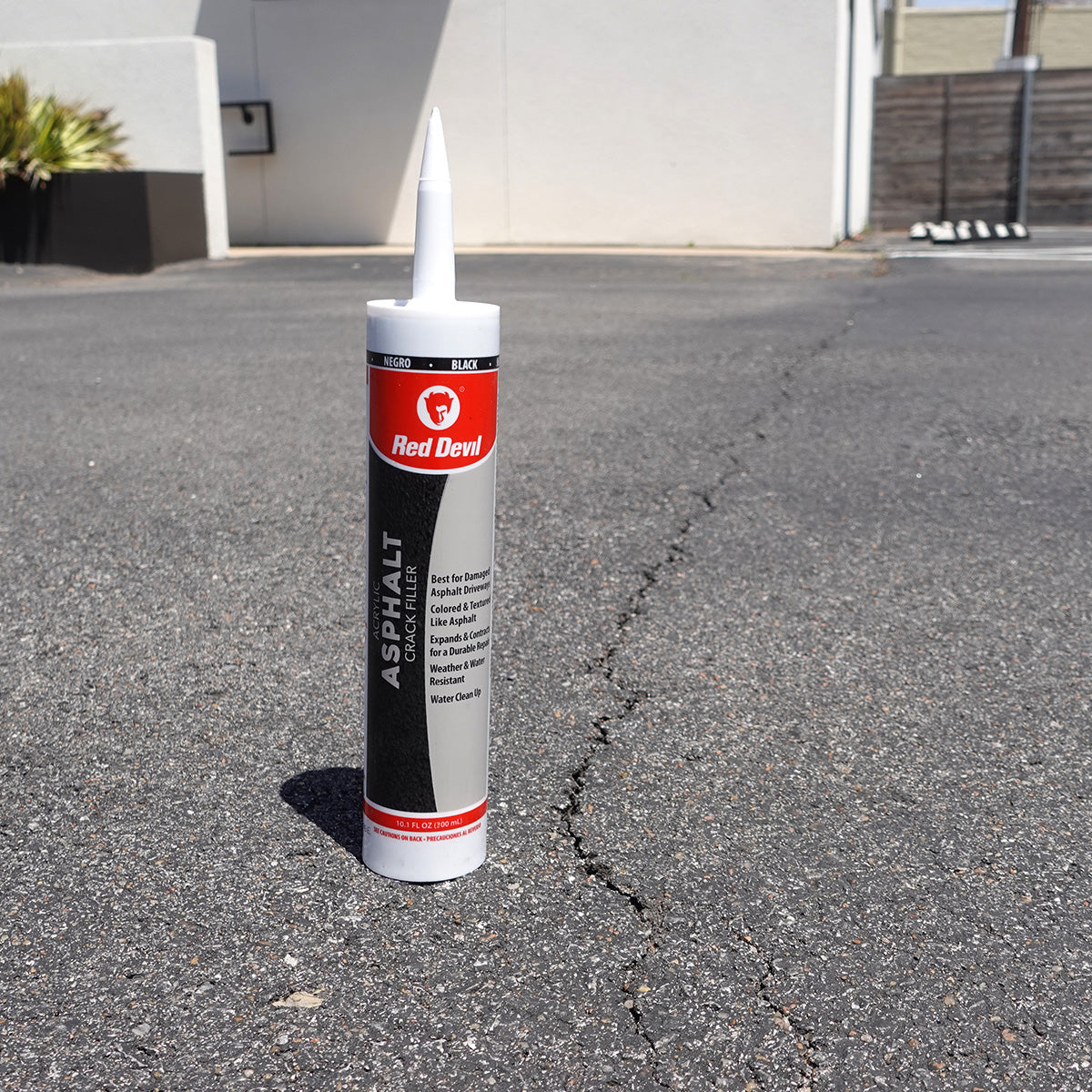 Red Devil Asphalt Crack Filler -Repair Cracks in Driveways, Games Courts & More