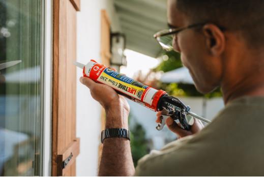 Red Devil Lifetime® Ultra 230 Premium Elastomeric Acrylic Latex Sealant 5.5 FL. OZ. Squeeze Tube - White
